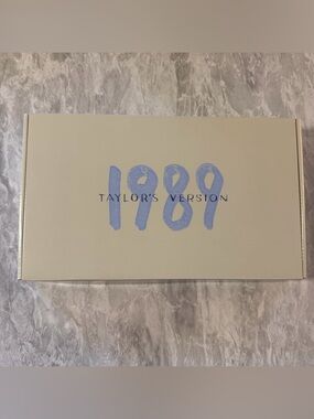 New Taylor Swift 1989 CD Film Strip Shelves
